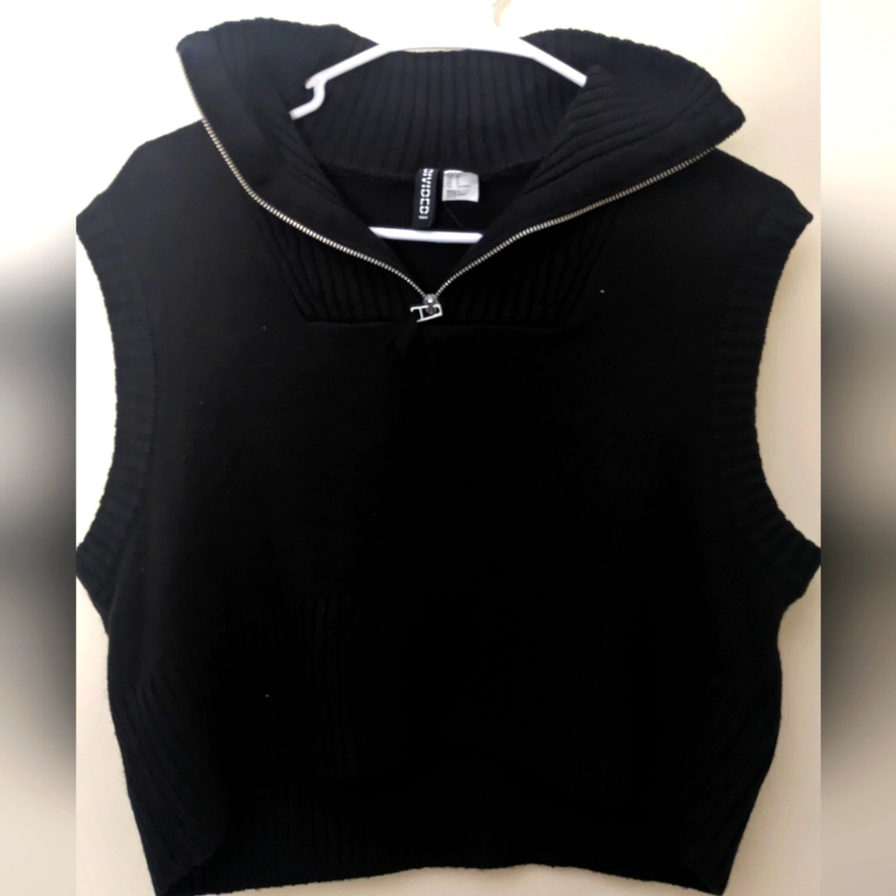 Sweater vest
